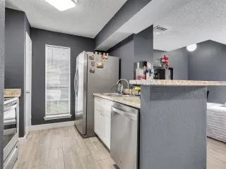 Photo #4: 73315557 Listing 