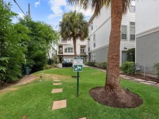 Photo #2: 73475631 Listing 