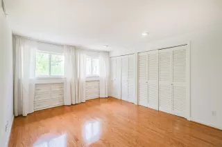 Photo #5: 73503814 Listing