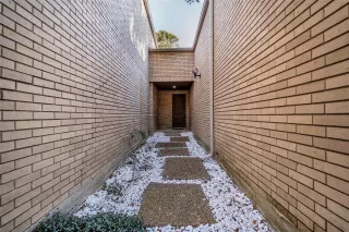 Photo #4: 73547818 Listing 