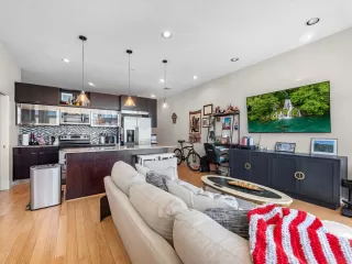 Photo #4: 73719290 Listing 