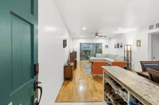 Photo #4: 74371175 Listing