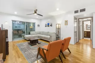 Photo #6: 74371175 Listing