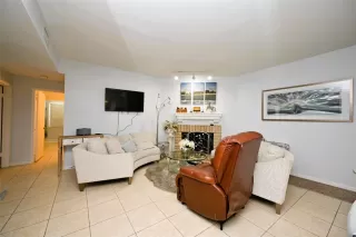 Photo #5: 74557764 Listing