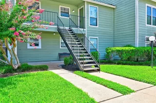 Photo #5: 74661630 Listing 