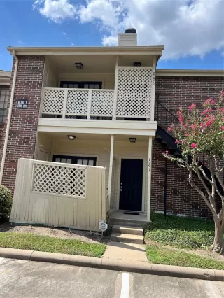 Photo #2: 74833969 Listing 