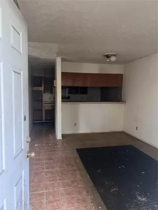 Photo #3: 74905203 Listing 