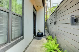 Photo #2: 74969688 Listing