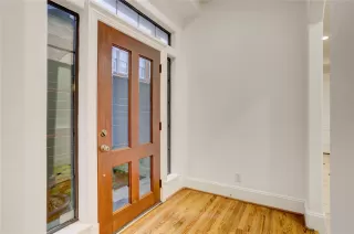 Photo #3: 74969688 Listing