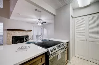 Photo #4: 75096634 Listing