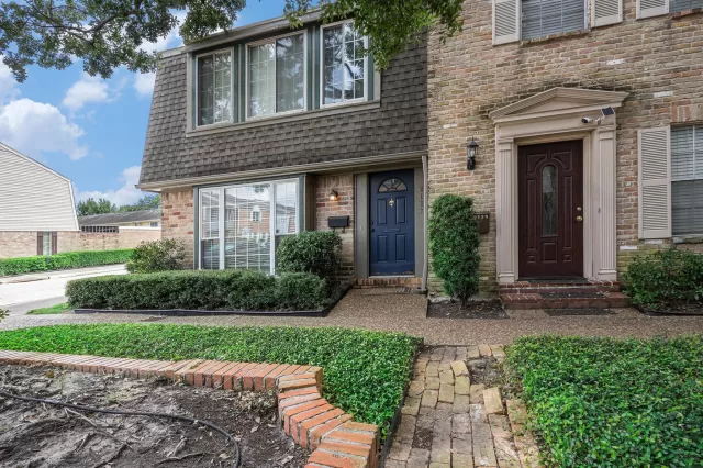 MLS: 75161472 Condo For Sale