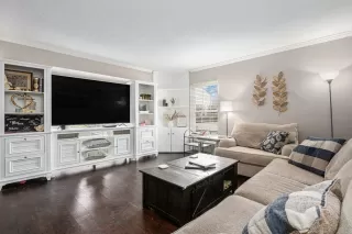 Photo #2: 75161472 Listing