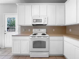 Photo #5: 7562946 Listing