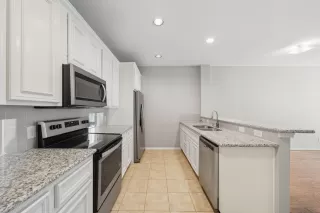 Photo #5: 75633452 Listing 