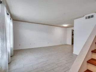 Photo #4: 75717476 Listing 