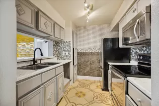 Photo #2: 75823067 Listing 