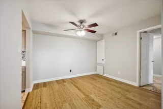 Photo #3: 75823067 Listing 