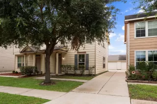 Photo #1: 75948178 Listing