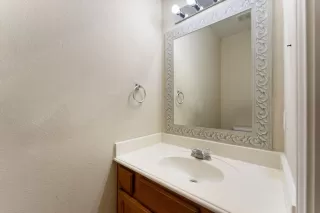 Photo #5: 75948178 Listing