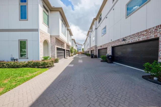 MLS: 76027673 Condo For Sale