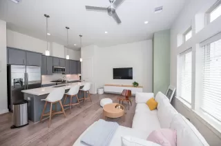 Photo #4: 76027673 Listing 