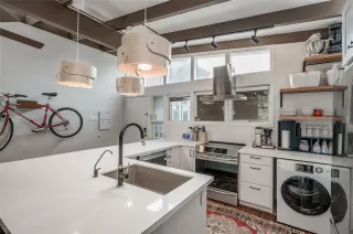 Photo #2: 76051205 Listing 