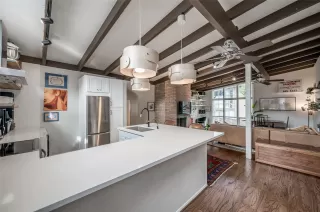 Photo #5: 76051205 Listing 