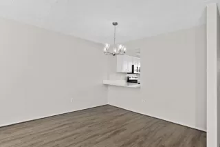 Photo #4: 76106760 Listing 