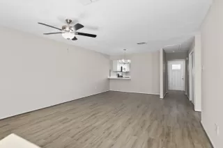 Photo #5: 76106760 Listing 