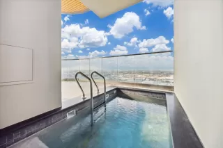 Photo #2: 76116842 Listing