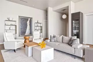 Photo #5: 76116842 Listing