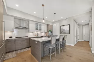 Photo #2: 76117990 Listing 