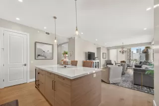 Photo #3: 76117990 Listing 