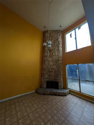 Photo #6: 76123390 Listing