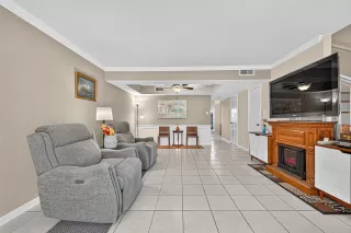 Photo #2: 76141518 Listing 