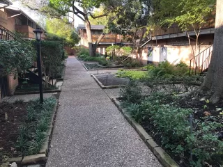 Photo #3: 76223236 Listing