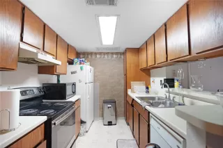 Photo #2: 76425858 Listing 