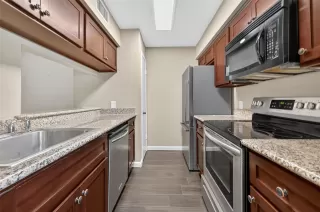 Photo #3: 76472495 Listing