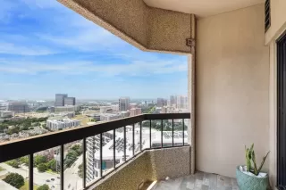 Photo #4: 76577682 Listing 