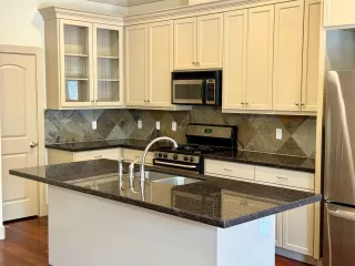 Photo #2: 76738755 Listing 