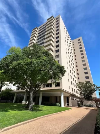 More Details about MLS # 76808884 : 1400 HERMANN DRIVE # 3H