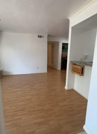 Photo #4: 76810106 Listing 