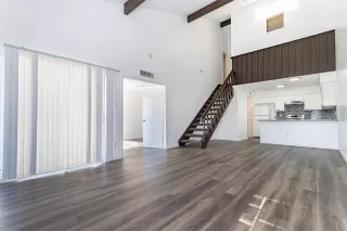 Photo #1: 77165627 Listing 