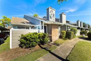 Photo #2: 77165627 Listing 