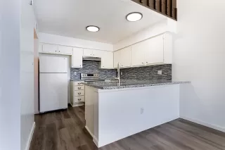 Photo #6: 77165627 Listing 