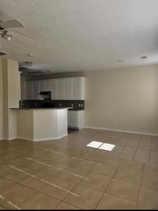 Photo #4: 77734998 Listing