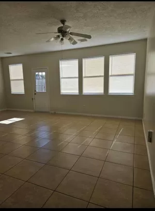 Photo #6: 77734998 Listing