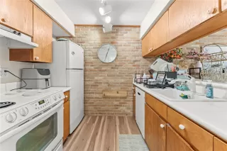 Photo #3: 77851388 Listing