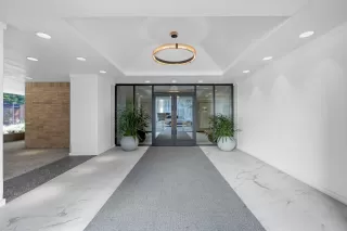 Photo #2: 77861814 Listing