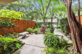 Photo #4: 77865318 Listing 